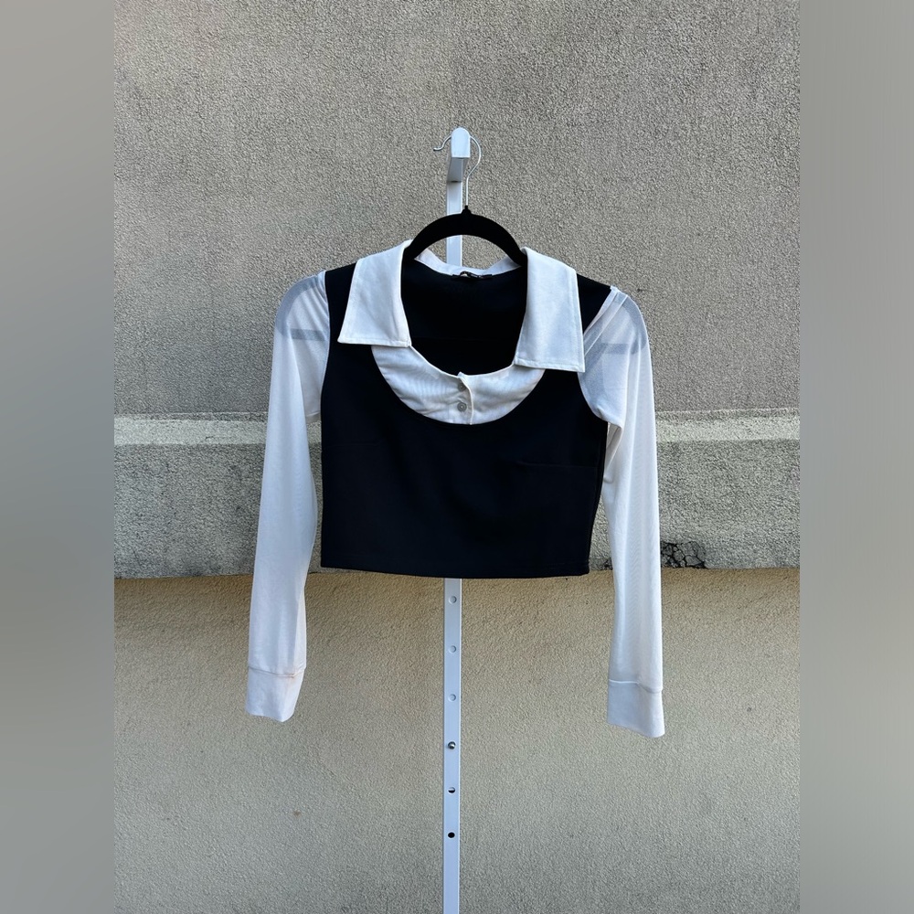 Delias crop top